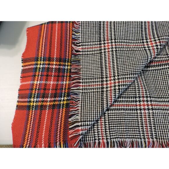 Steve Madden Reversible Scarf Houndstooth Plaid One Size - Picture 3 of 6